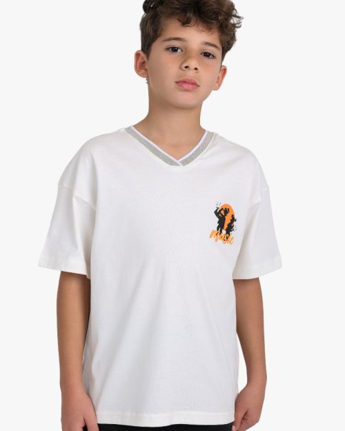 Boys oversized white V-neck t-shirt with orange music graphic print 4 yrs Front | Locafy